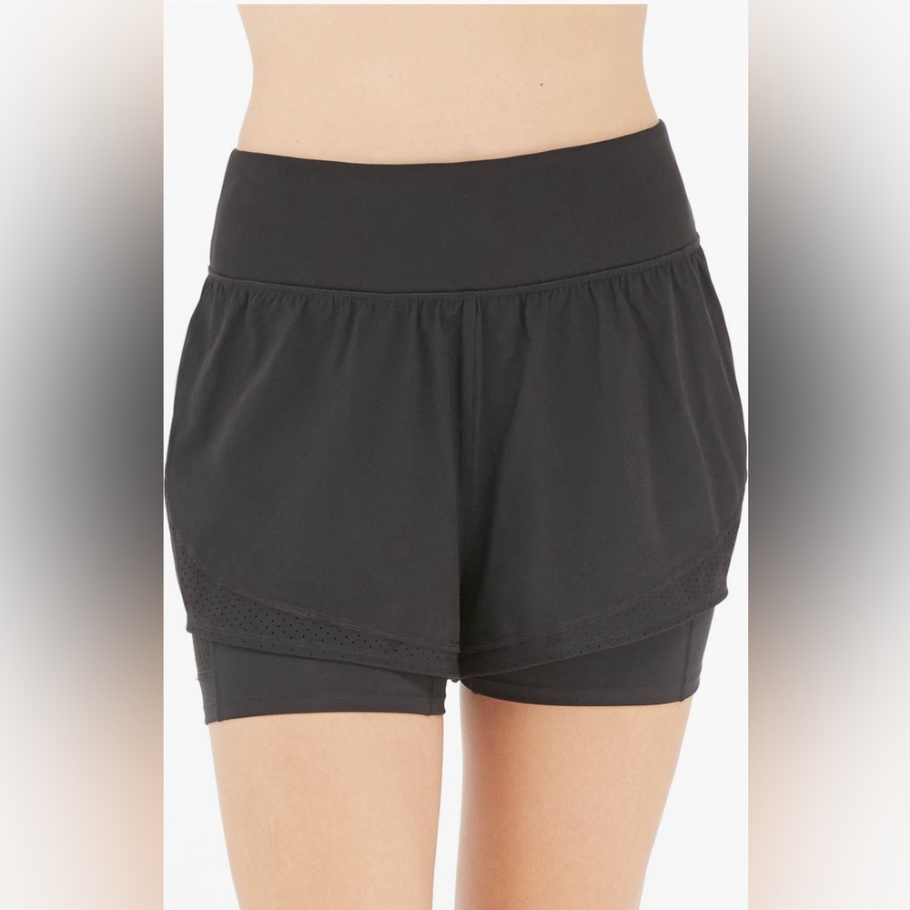 Nwot Spanx Get Moving Double Layer Shorts Sizes/P… - image 1